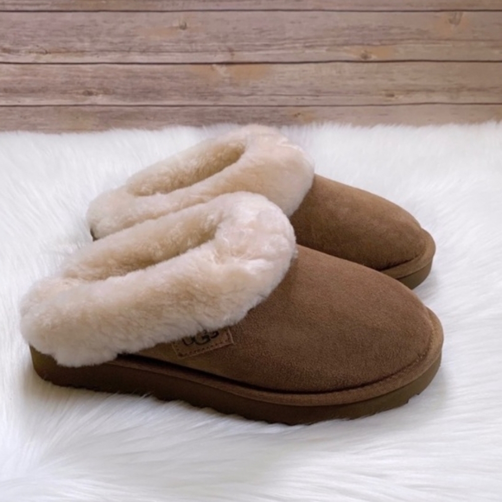 UGG Cluggette Slippers Size 9
